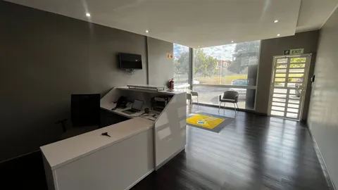 Valley View Centre, Campbell Road, Craigovan, Witkoppen has  a 321m² Retail Space Available For Sale (8)